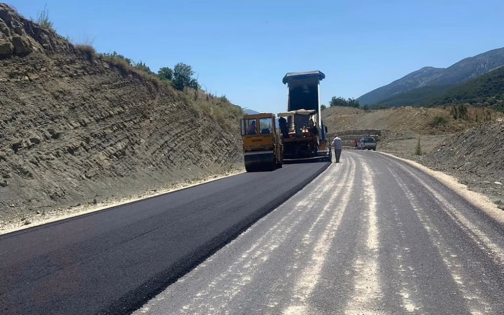 dromos eparxiakos