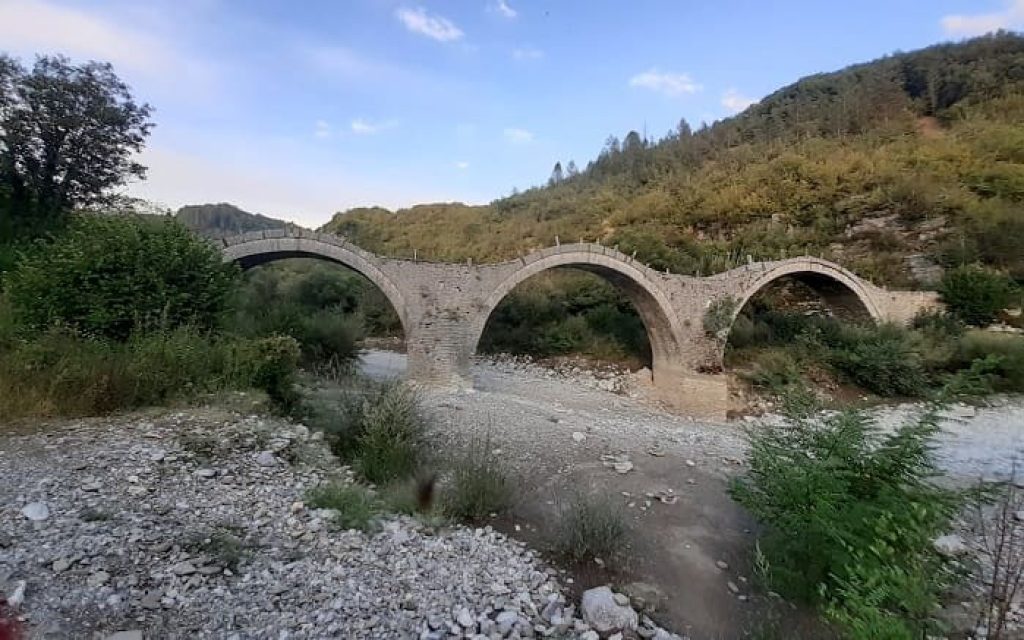 gefiri koukouli