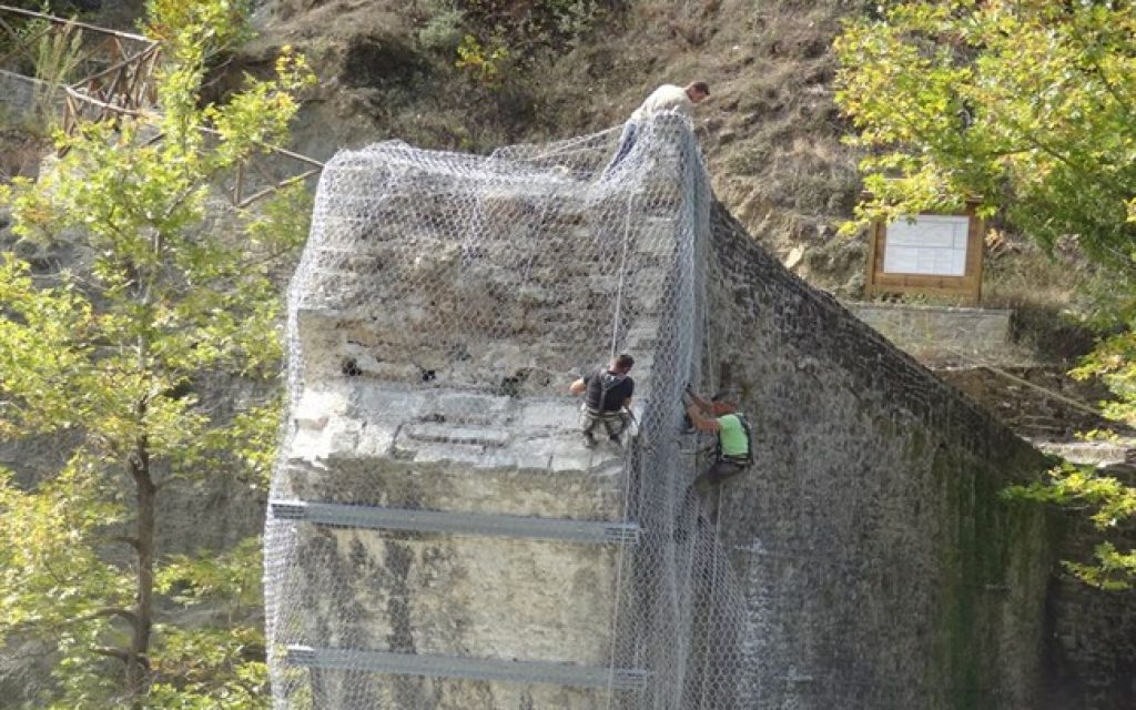 geplakas enaerites