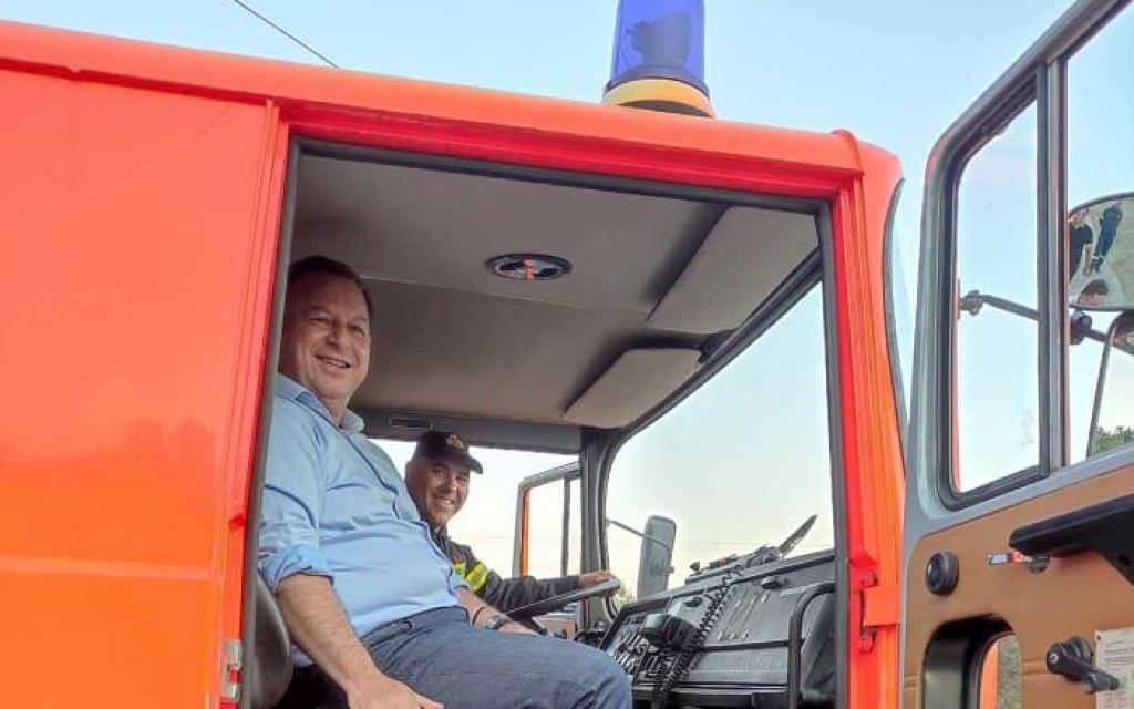 giogiakas pirosvestiki