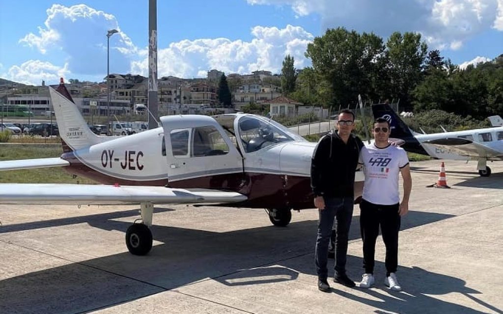 idiotiko aeroplano