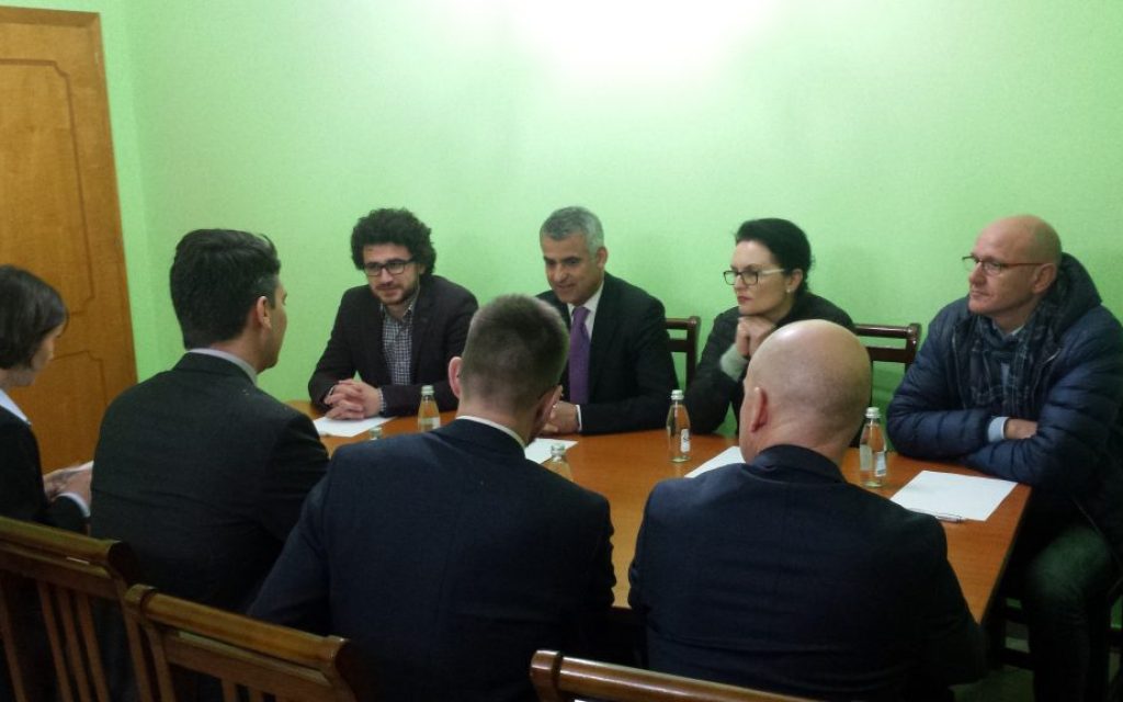 kead tirana