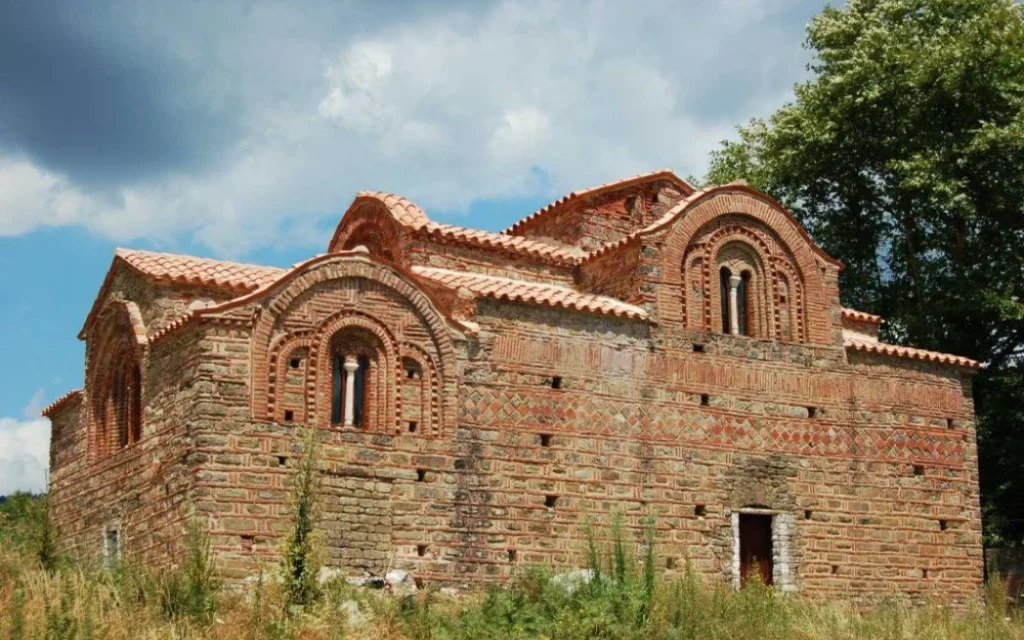 kokkini ekklisia