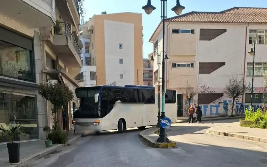 leoforeio mplokarismeno