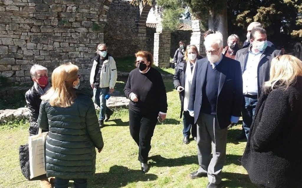 mendoni kastro