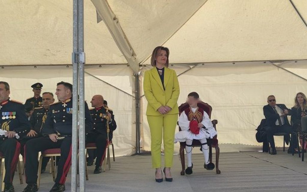 mikros tsolias censored