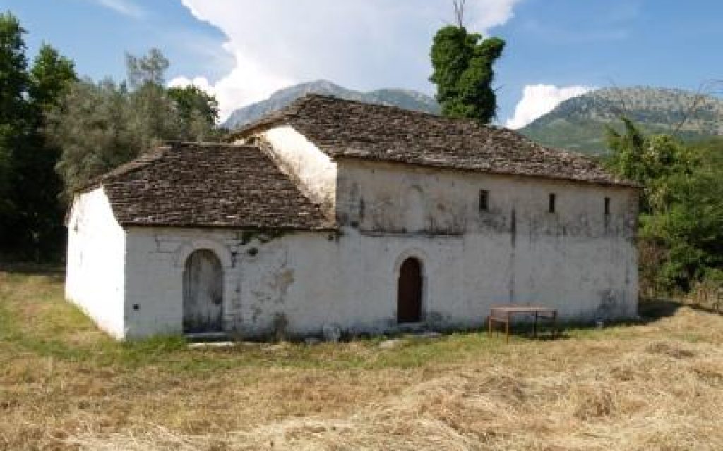 moni avasou