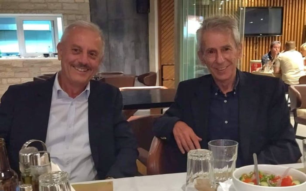 mpezas kourtis