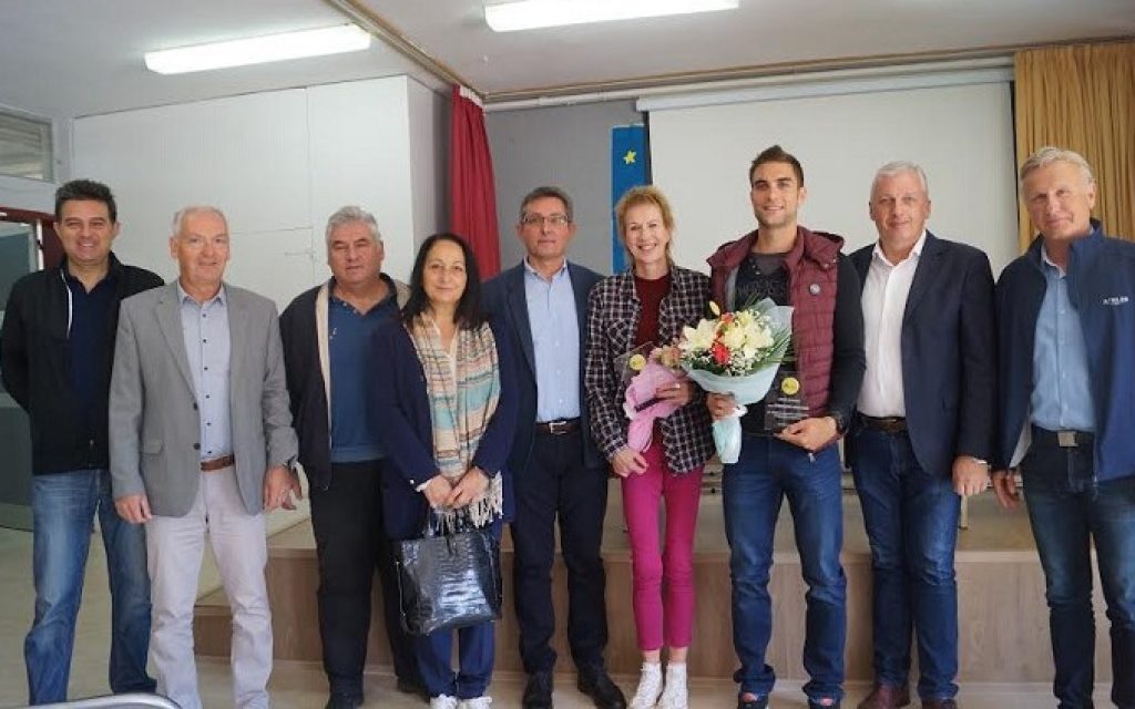 ntouskos zitsa
