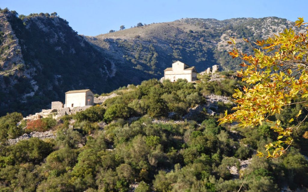 ouzntina1
