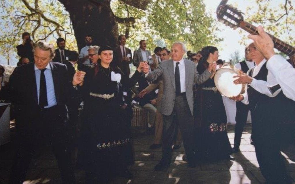 papoulias sinodos