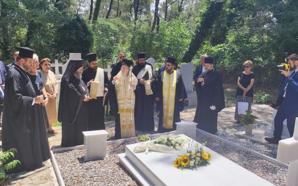 papoulias tafos