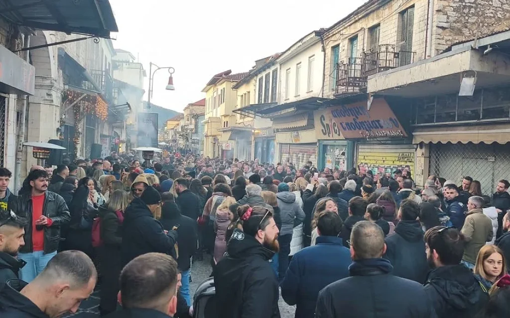 paramoni protoxronias ()