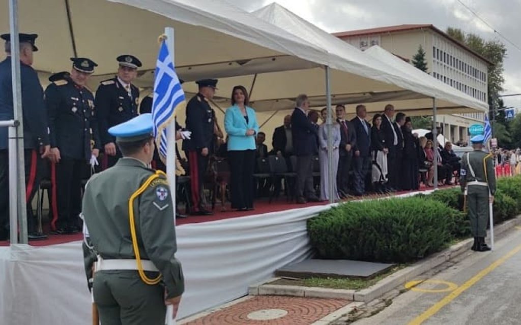 parelasi eksedra