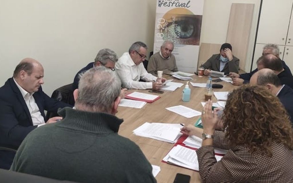 perifereiaki epitropi 1