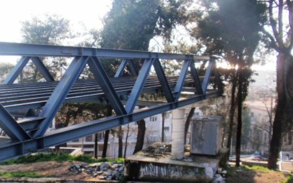 pezogefira plateia