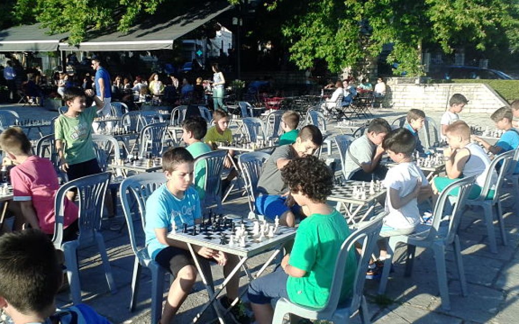 skaki plateia