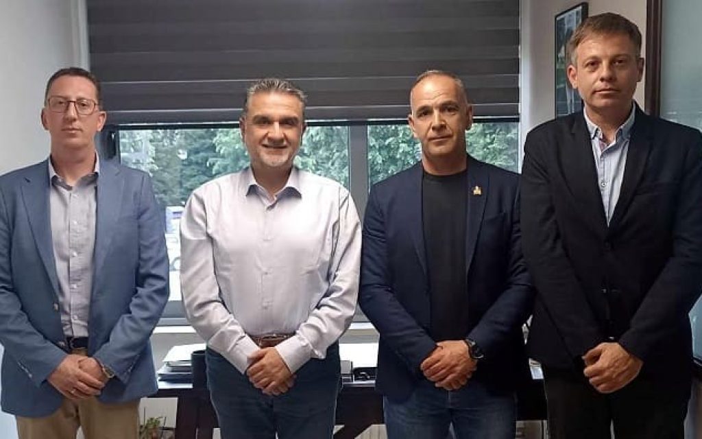 stratiotikoi tsimaris