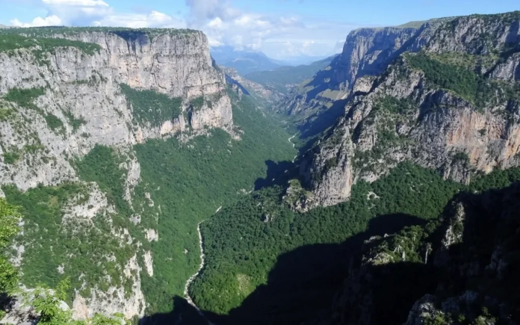 vikos xaradra