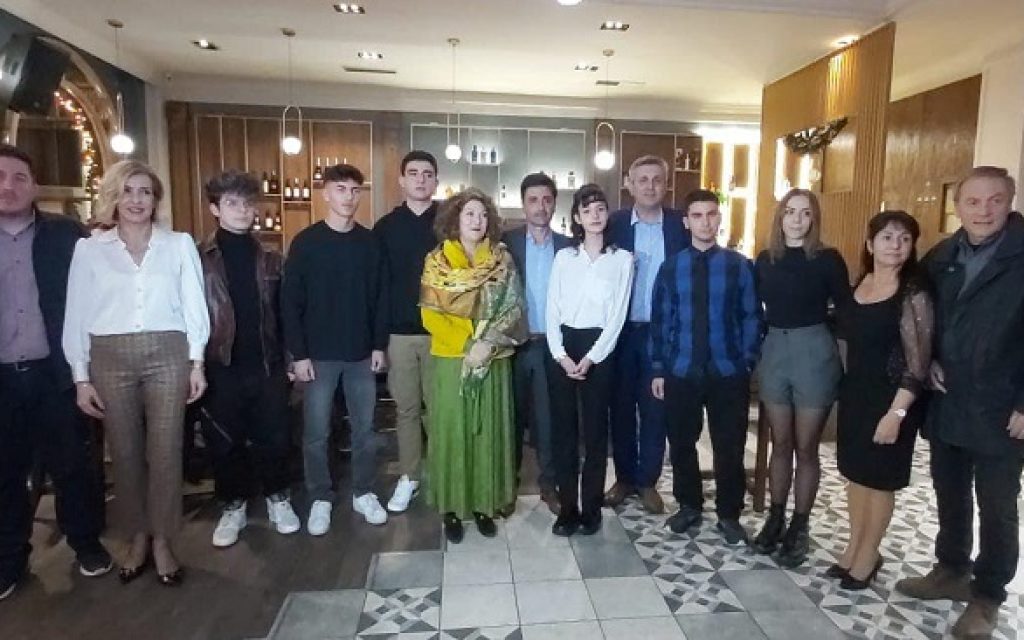 vraveusi arta matites