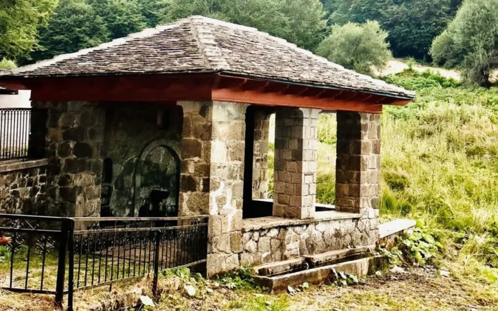 vrisi metsovo