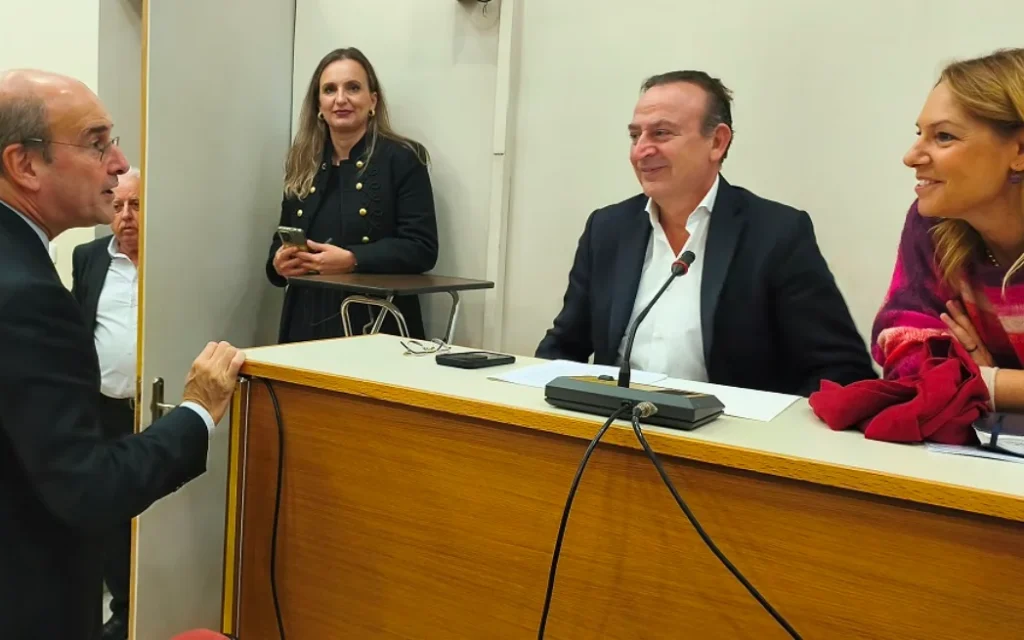 xatzidakis averof